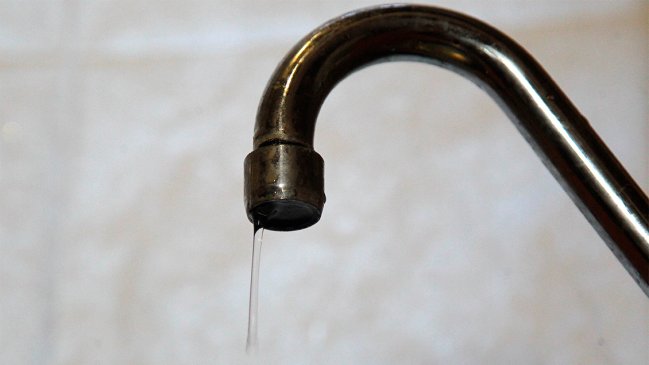 Programan corte de agua en Santiago Centro por 11 horas