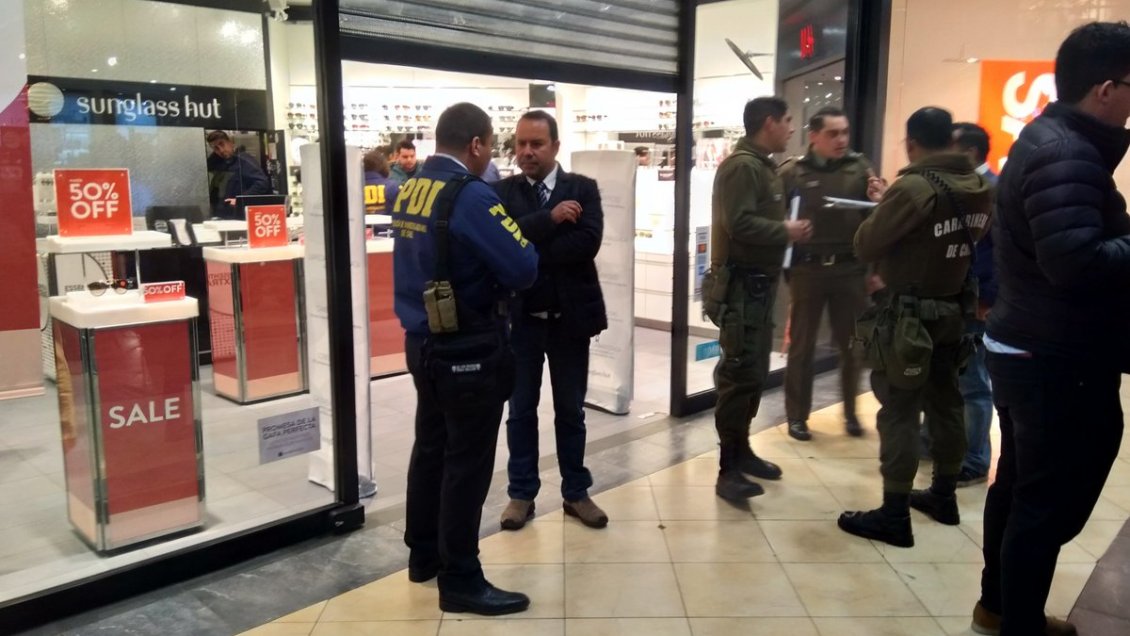 Delincuentes protagonizaron asalto en el mall Florida Center y huyeron con millonario botín