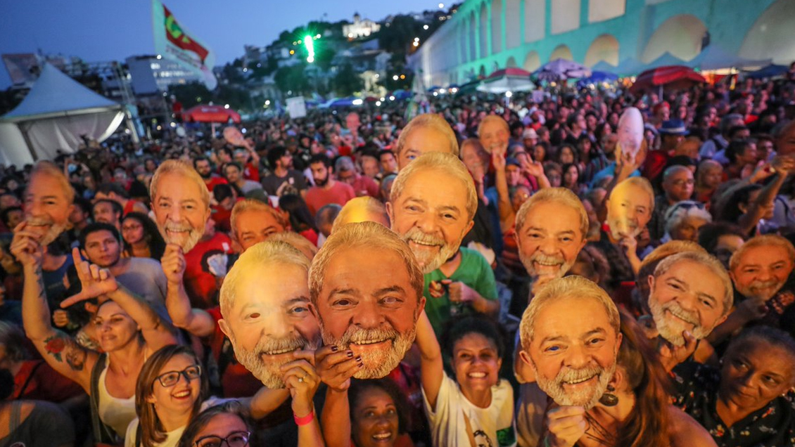 Festival musical reunió masas en Río de Janeiro para pedir la libertad de Lula