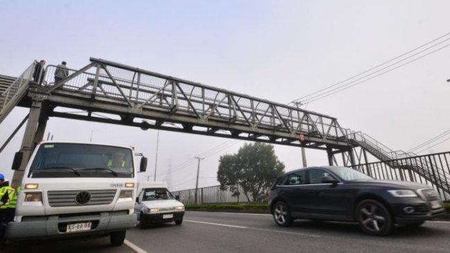 Suspenderán el tránsito para instalar pasarela en la ruta que une Penco y Concepción