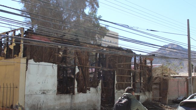 Incendio consumió antigua casa en el centro de Copiapó