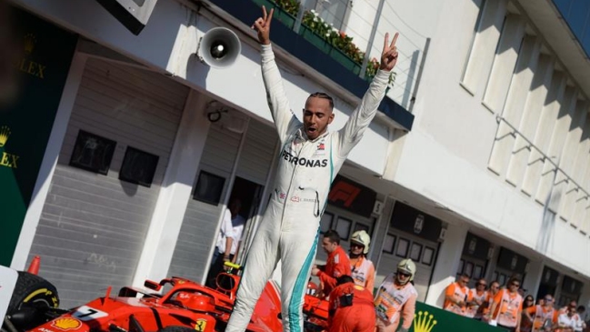 Lewis Hamilton reforzó su liderato en la Fórmula 1 tras ganar por quinta vez el GP Hungría