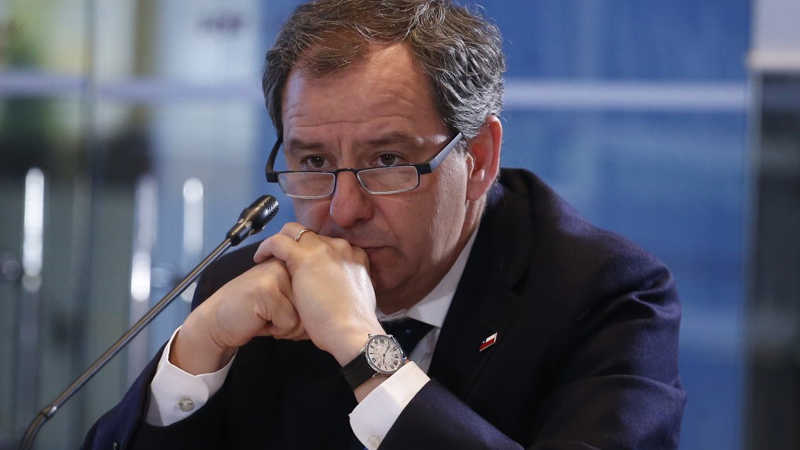 Cadem: Ministro Varela es el peor evaluado del gabinete tras declaraciones del 