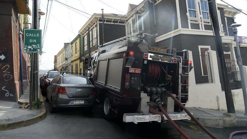Bomberos plantea idea de limitar acceso de autos hacia el cerro Alegre de Valparaíso