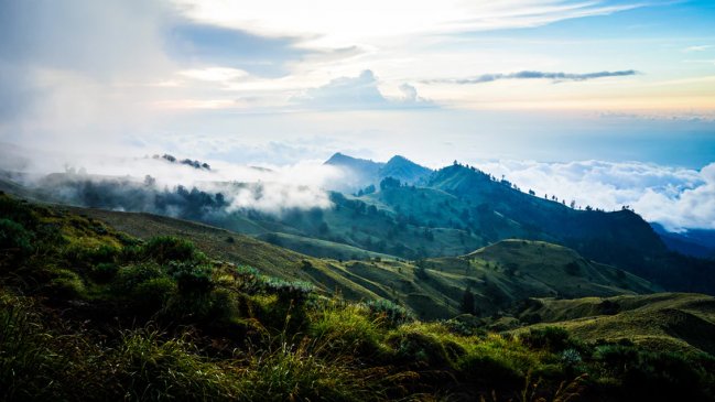 Más de 500 montañistas quedaron atrapados por el terremoto en Indonesia