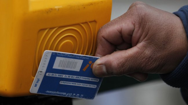 Transantiago reporta fallas en carga automática de la tarjeta Bip!