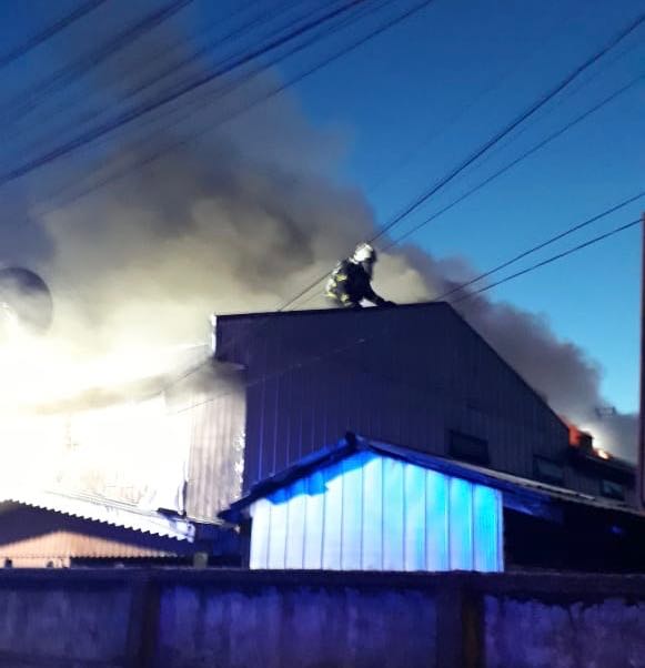 Incendio destruyó dos departamentos en Puerto Montt