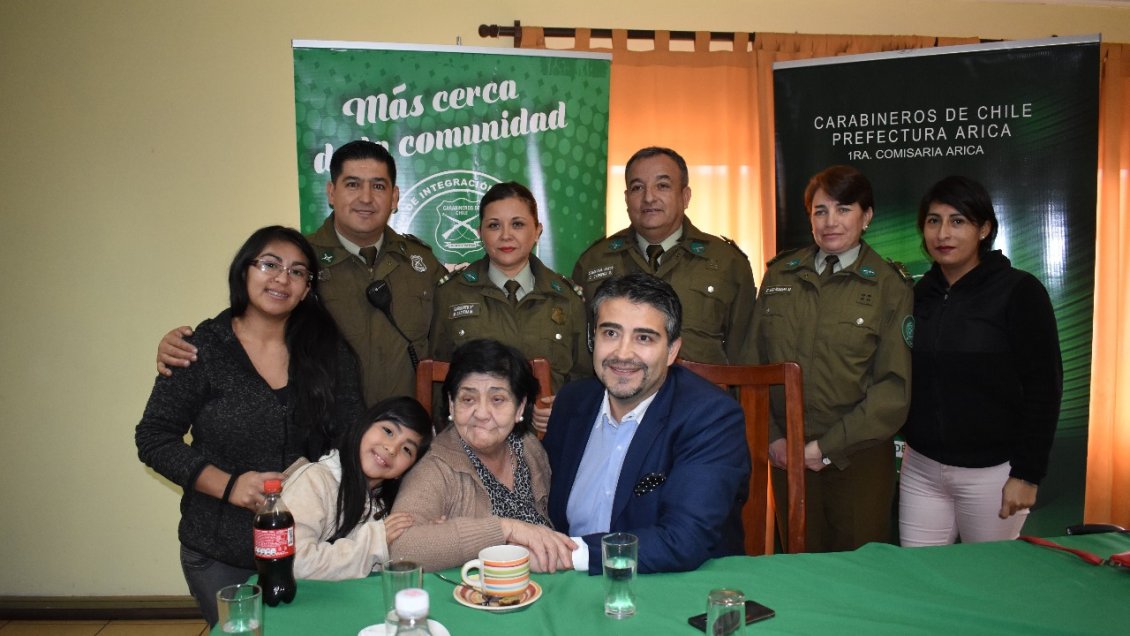 Madre ariqueña logró reencontrarse con el hijo que dio en adopción hace 35 años