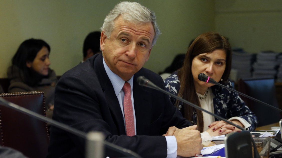 Ministro Larraín dio por terminada polémica tras calificación de agencia Moody's