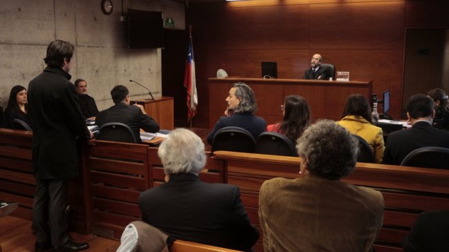 Tribunal decretó arresto domiciliario total para ex carabinero formalizado por fatal doble atropello