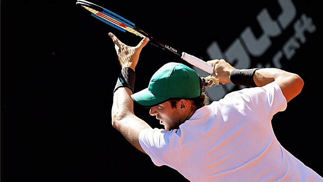 Nicolás Jarry se impuso en dura batalla a Verdasco y avanzó a cuartos en Kitzbühel