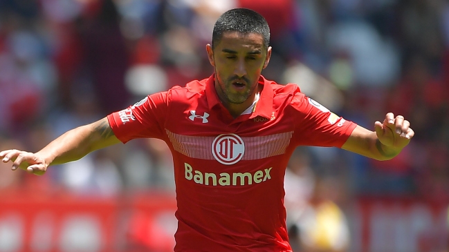 Osvaldo González fue expulsado en dura caída de Toluca en la Copa de México