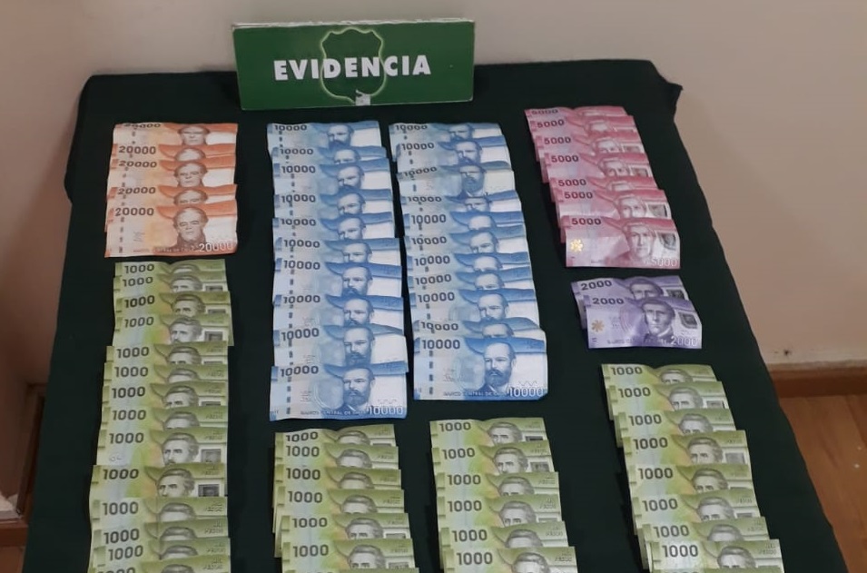 Carabineros detuvo a dos sujetos que robaron en un Sencillito de San Vicente