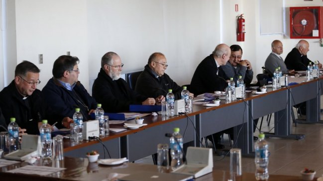 Obispos aún no toman decisión por protocolo de abusos