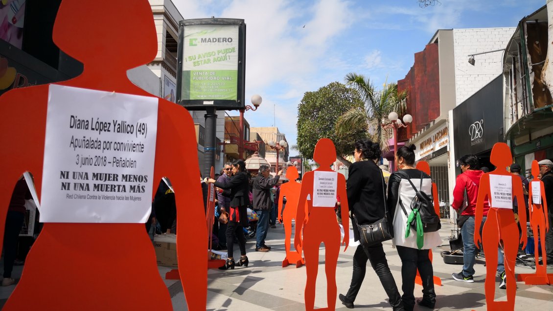 Manifestación contra el femicidio se tomó el paseo 21 de Mayo de Arica