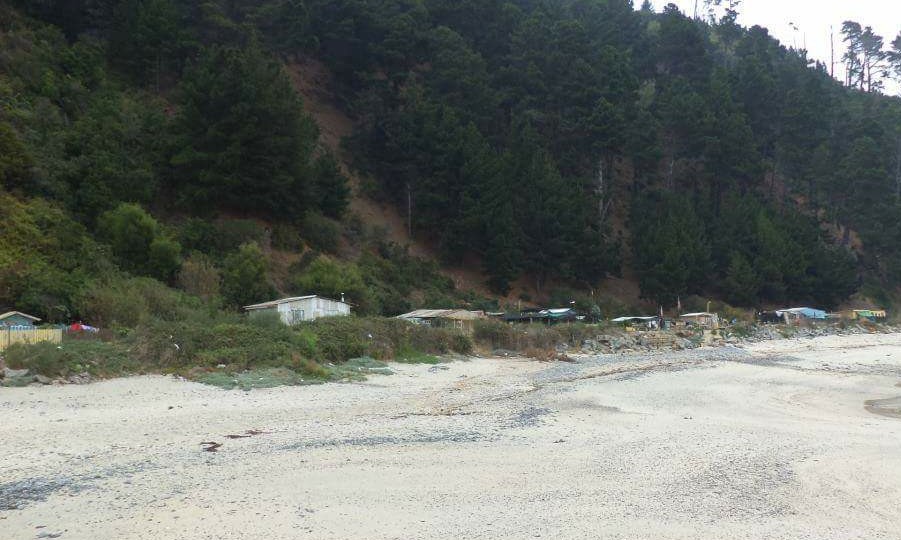 Notifican desalojo de 55 viviendas frente al mar en Tomé