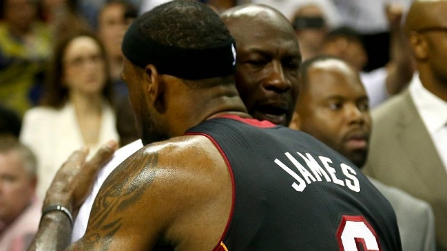  Michael Jordan apoyó a LeBron James tras crítica de Trump  