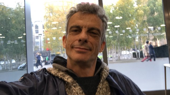 Pablo Schwarz en picada contra TVN por invitación a late show