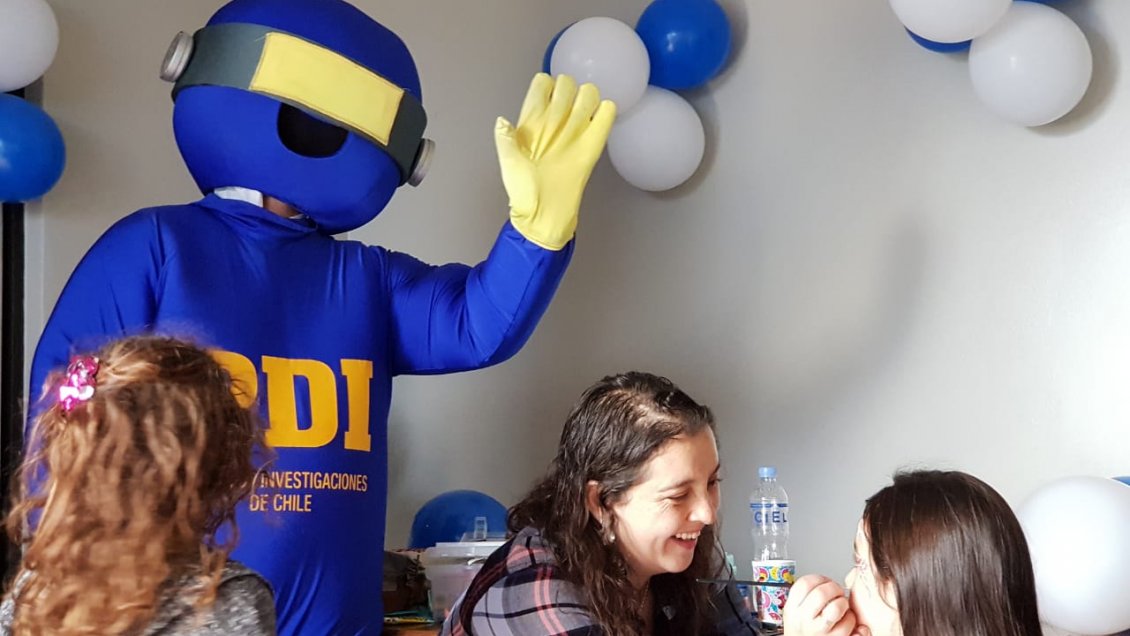 PDI de Iquique celebró a lo grande el Día del Niño