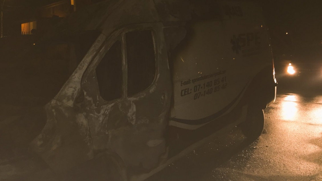 Ambulancia fue robada y posteriormente incendiada
