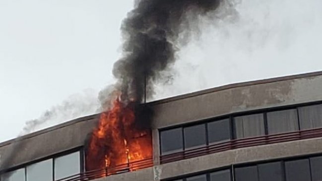 Incendio destruyó un departamento en Iquique