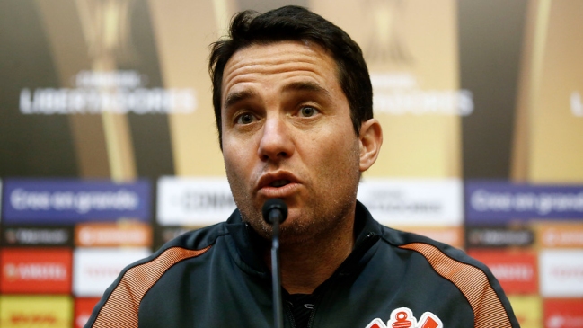 DT de Corinthians por posibles provocaciones: Valdivia se debe preocupar sólo de jugar