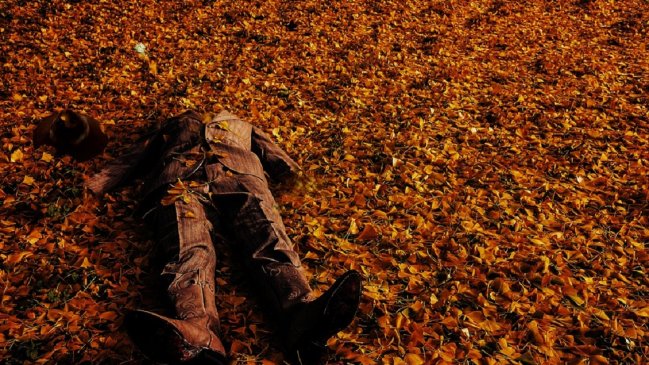 Mujer arrojó el cadáver de su marido en un patio donde jugaban niños