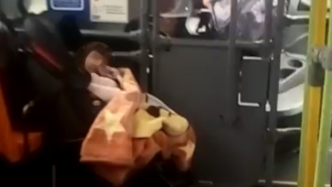 Gobierno lamentó caso de conductora de Transantiago que debió llevar a su hija al trabajo