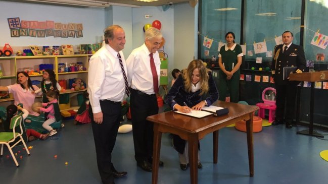 Presidente Piñera firmó proyecto de sala cuna universal