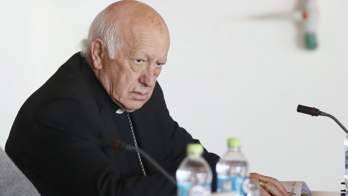 Ricardo Ezzati fue internado en el Hospital Clínico de la UC