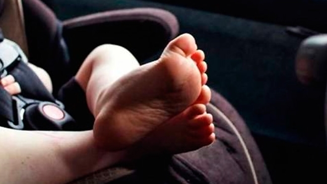 Bebé murió dentro de un auto por olvido de su abuelo