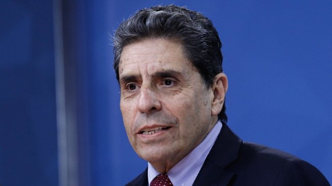 Gobierno defiende al ministro Rojas en medio de fuerte presión para que renuncie