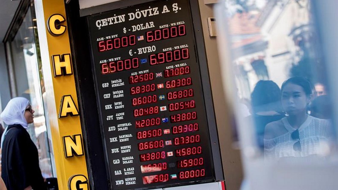 Gobierno de Turquía investiga 346 cuentas de redes sociales por criticar la economía