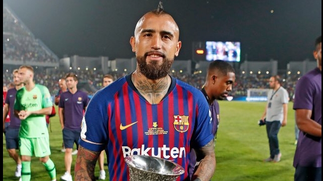 Arturo Vidal sigue exultante tras ganar la Supercopa de España y relució sus 19 títulos