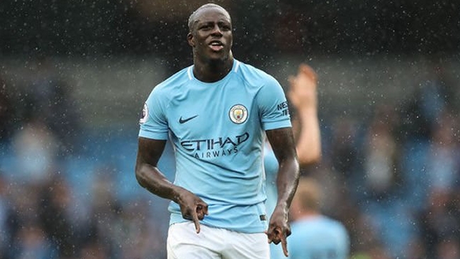 ¡El irónico Mendy! Respondió por Twitter la petición de Guardiola de no usar redes sociales