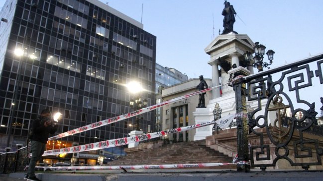 Funcionario de la Armada bajo la influencia del alcohol chocó con el Monumento a Prat