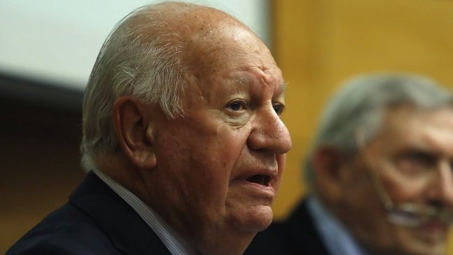 Ex Presidente Lagos presenta 