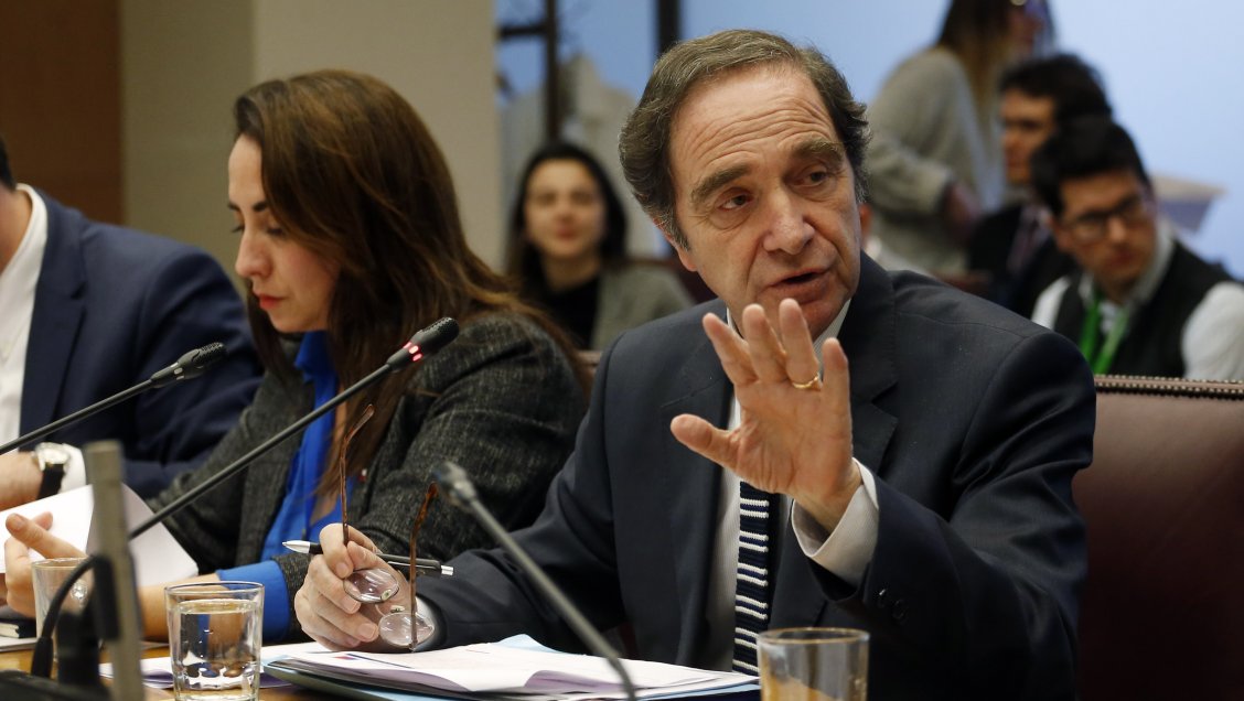 Gobierno presentó propuesta de libertades condicionales en comisión mixta