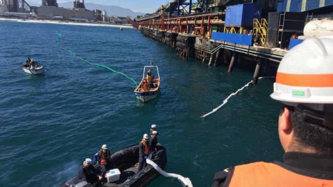 Fiscalía Marítima investiga nuevo derrame de petróleo en Quintero