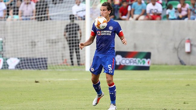 Lichnovsky se lució en las tareas defensivas en el triunfo de Cruz Azul por la Copa México