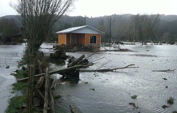 Toltén: 70 familias siguen afectadas por las inundaciones y desborde de ríos