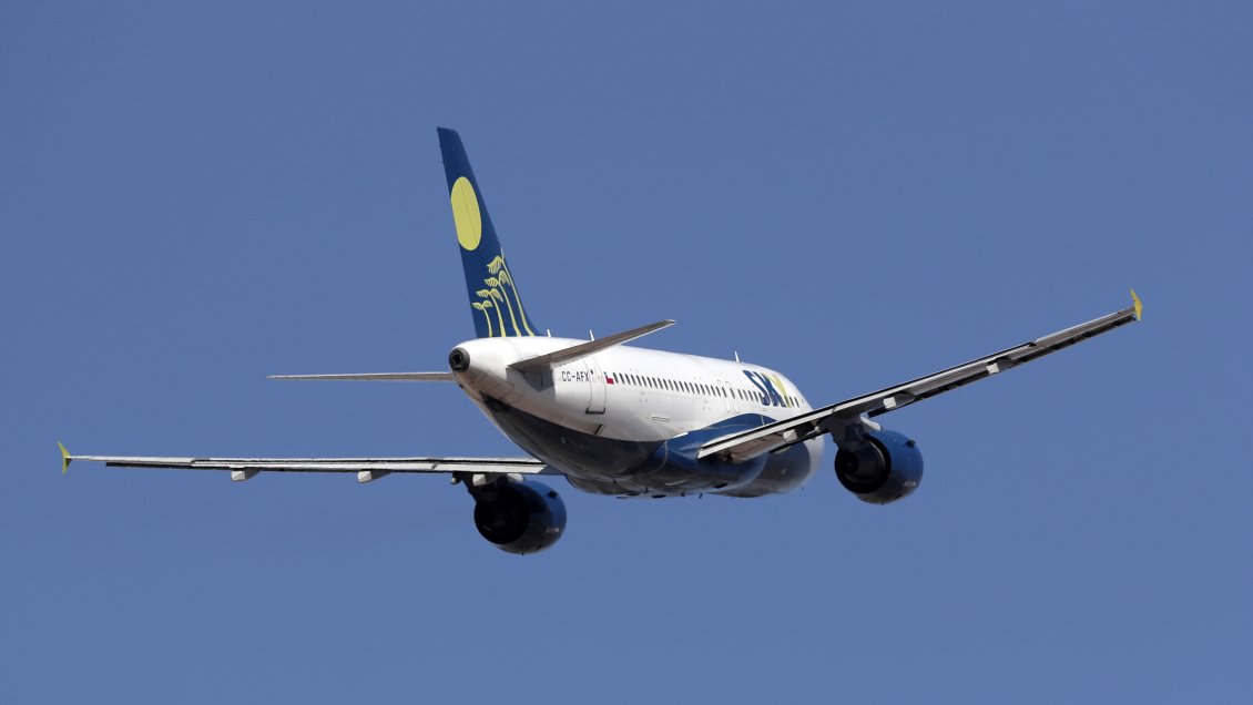 Serie de avisos de bomba para aviones que parten de Santiago