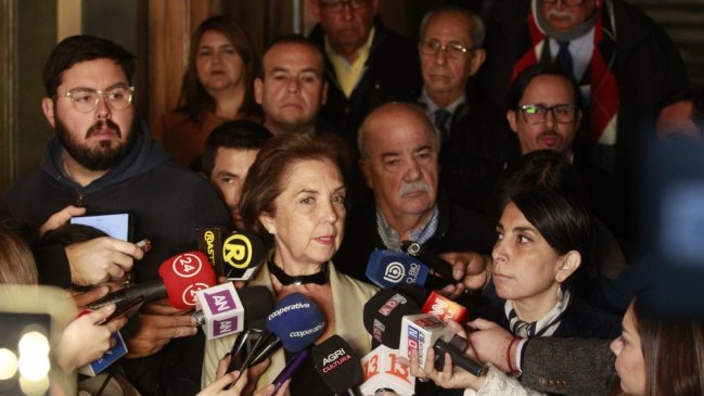 Transportes se reunió con gremios de taxistas en busca de soluciones a conflictos con aplicaciones