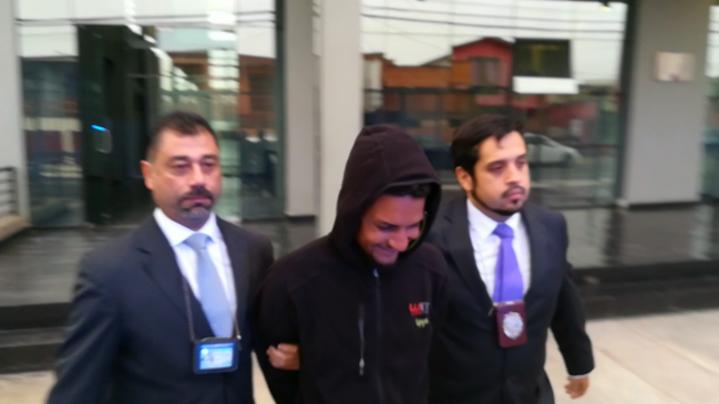 Detienen a Bill Clinton por delito de robo con violencia en Arica