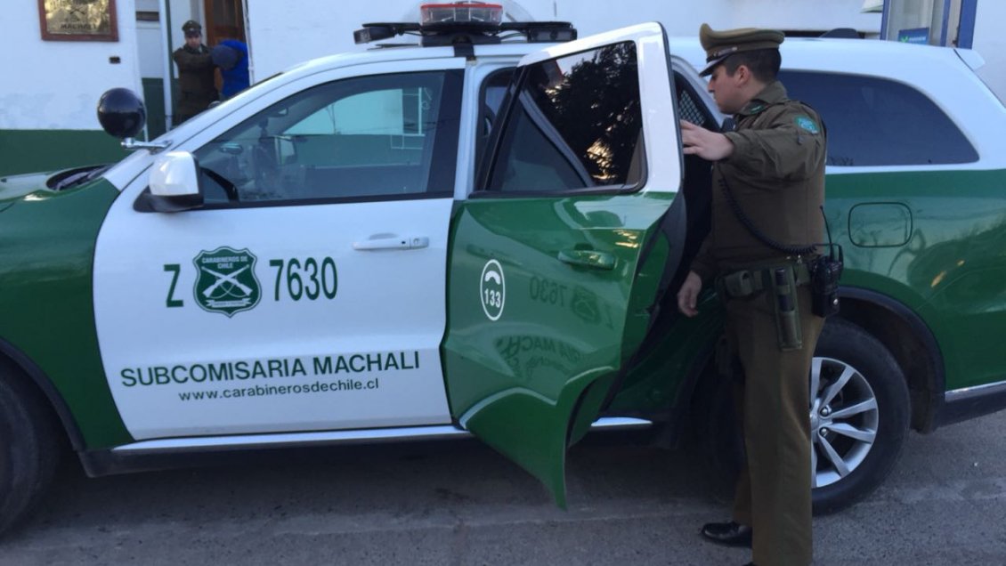 Sujetos robaron televisores, celulares y cervezas en supermercado de Machalí