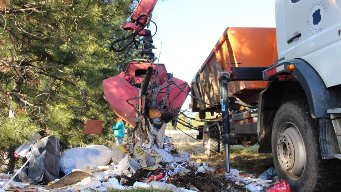 Coyhaique: Retiran catorce toneladas de basura desde vertederos ilegales