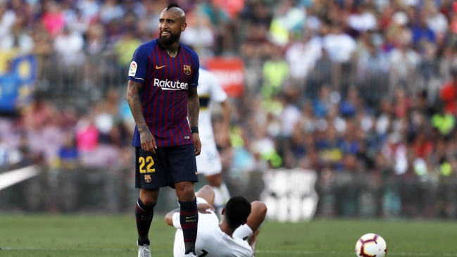 Arturo Vidal debutó en la liga de España con un triunfo de Barcelona ante Alavés