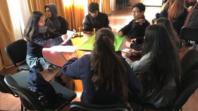 Estudiantes de Alto Hospicio reciben talleres de sexualidad