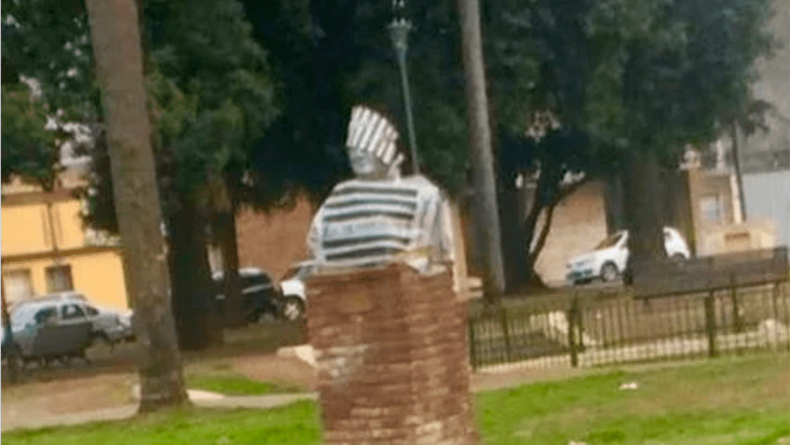 Busto de Néstor Kirchner apareció 