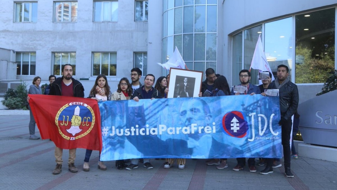 Juventudes DC protestaron contra designación del subsecretario Luis Castillo